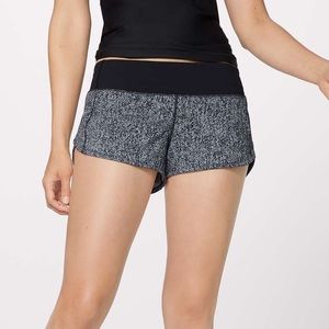Lululemon Speed Short 2.5” (b&w speckled)